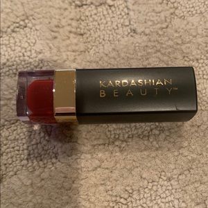 KARDASHIAN BEAUTY LIP SLAYER LIPSTICK 561